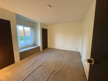 Guest Bathroom Photo of 32174 Sandpiper Place, Mission, BC