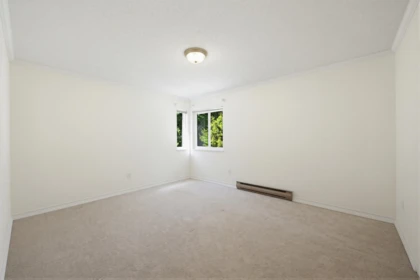 Laundry Room Photo of 1639 133a Street, Surrey, BC