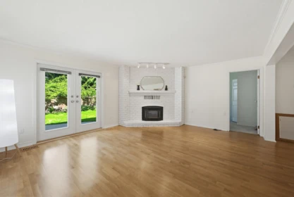 Walk-In Closet Photo of 1639 133a Street, Surrey, BC
