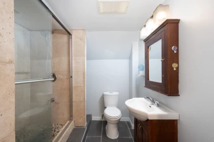 Hot Tub / Spa Photo of 647 Blueridge Avenue, North Vancouver, BC