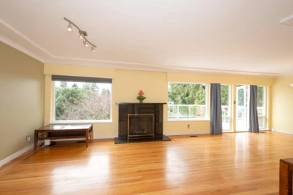 Kitchen Island Photo of 647 Blueridge Avenue, North Vancouver, BC