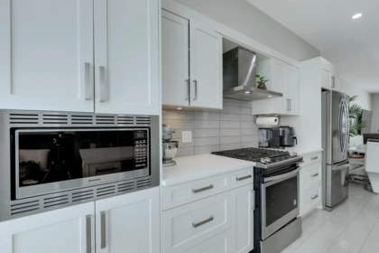 Kitchen Island Photo of 24 14499 64 Avenue, Surrey, BC