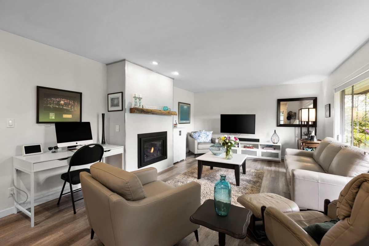 Dining Area Photo of 177 66 Street, Delta, BC