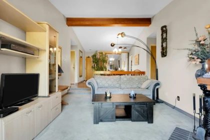 Kitchen Photo of 3307 13827 100 Avenue, Surrey, BC