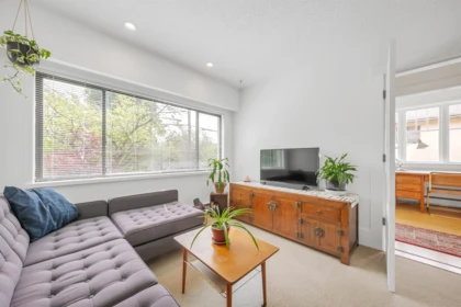 Laundry Room Photo of 827 E 16th Avenue, Vancouver, BC