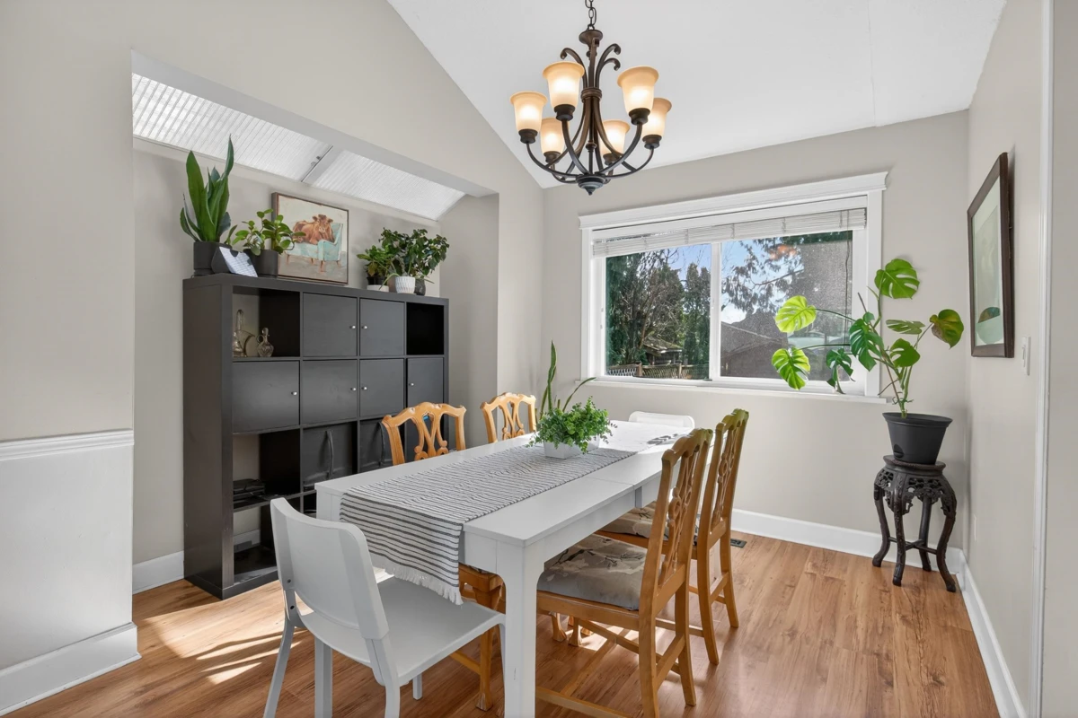 Living Room Photo of 19804 68 Avenue, Langley, BC
