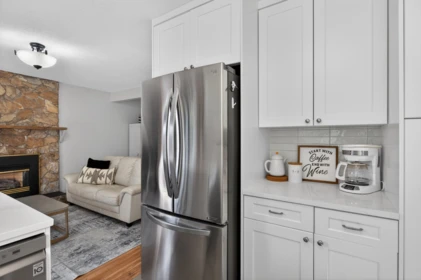 Kitchen Island Photo of 19804 68 Avenue, Langley, BC