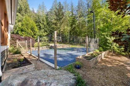 Front Yard Photo of 483 Braewood Place, Bowen Island, BC