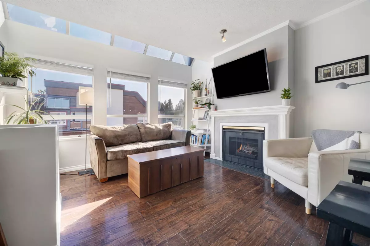 Living Room Photo of 309 3721 Delbrook Avenue, North Vancouver, BC