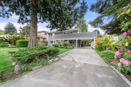 Staircase Photo of 6235 Ashworth Avenue, Burnaby, BC