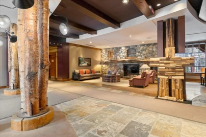 Entry Foyer Photo of 432C 2036 London Lane, Whistler, BC