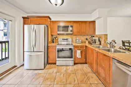 Kitchen Photo of 22 6238 192 Street, Surrey, BC