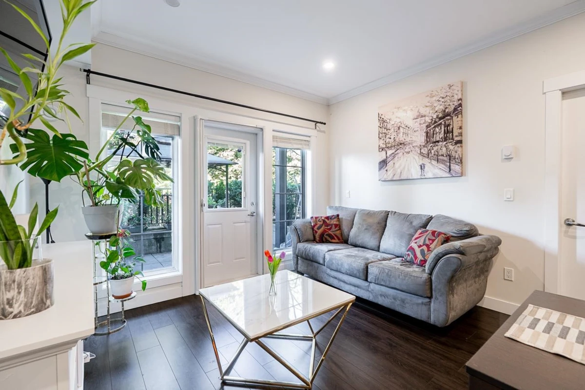 Living Room Photo of 7 7247 140 Street, Surrey, BC
