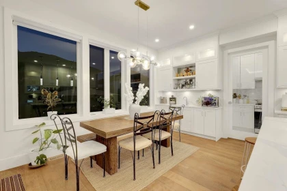 Kitchen Photo of 17849 E Barnston Drive, Surrey, BC