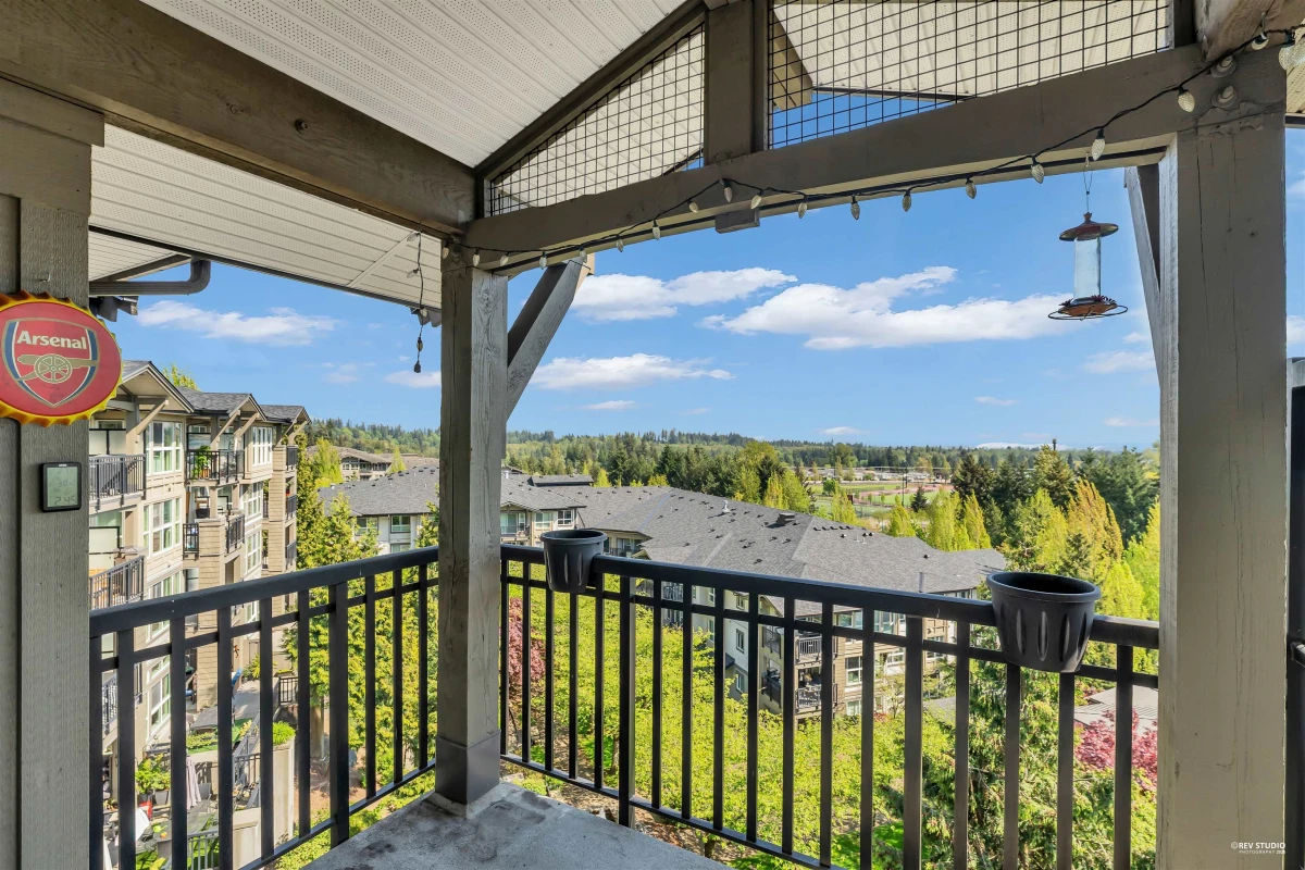 Family Room Photo of 402 3082 Dayanee Springs Boulevard, Coquitlam, BC