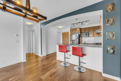 Kitchen Island Photo of 402 3082 Dayanee Springs Boulevard, Coquitlam, BC