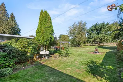 Hot Tub / Spa Photo of 20553 43a Avenue, Langley, BC