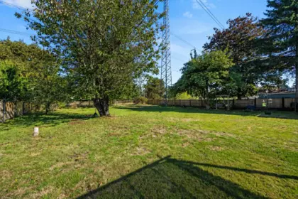 Swimming Pool Photo of 20553 43a Avenue, Langley, BC