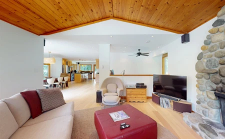 Hallway Photo of 6407 Easy Street, Whistler, BC