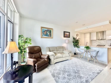 1106 6098 Station Street, Burnaby, BC, Burnaby — Apartment/Condo for sale