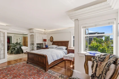 Mudroom Photo of 2541 Marine Drive, West Vancouver, BC