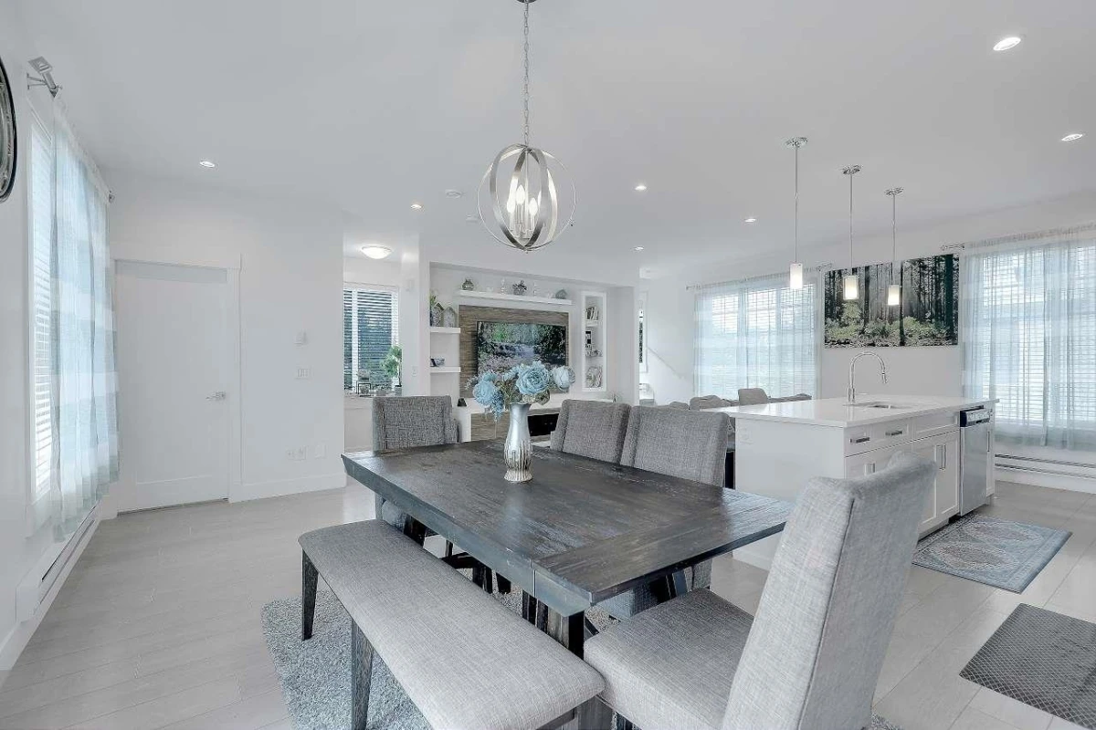 Living Room Photo of 1 14499 64 Avenue, Surrey, BC