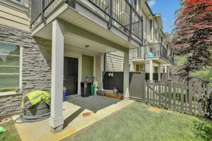 Front Yard Photo of 1 14499 64 Avenue, Surrey, BC