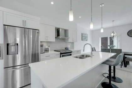 Primary Bathroom Photo of 1 14499 64 Avenue, Surrey, BC