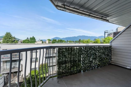 Entry Foyer Photo of 312 8985 Mary Street, Chilliwack, BC