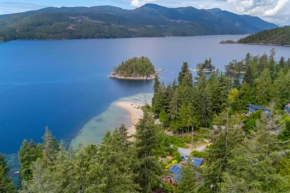 Backyard Photo of 7536 Islets Place, Sechelt, BC