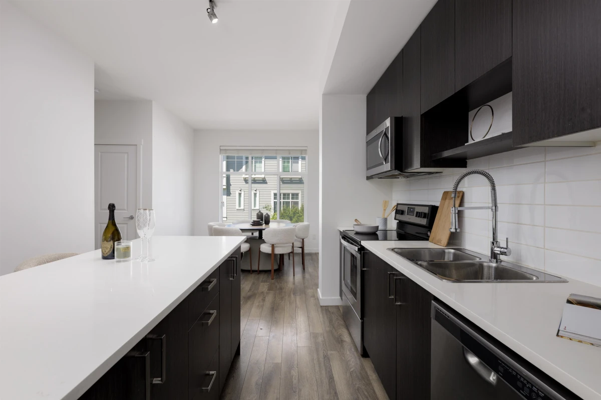 Dining Area Photo of 32 8130 136a Street, Surrey, BC