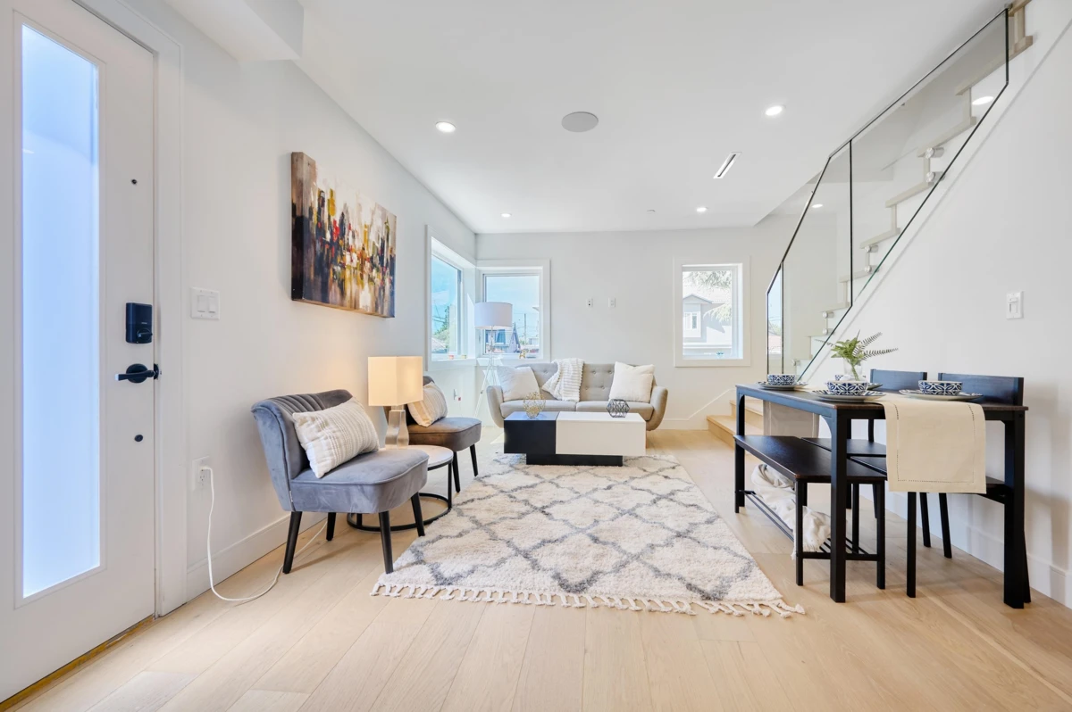 Living Room Photo of 810 E 51st Avenue, Vancouver, BC