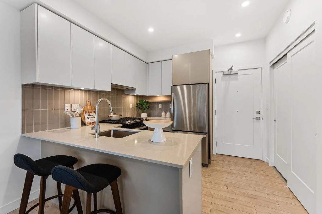 Dining Area Photo of 114 13788 76 Avenue, Surrey, BC