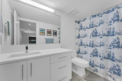 Entry Foyer Photo of 27 15177 60 Avenue, Surrey, BC