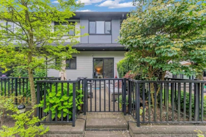 Front Yard Photo of 27 15177 60 Avenue, Surrey, BC
