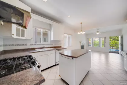 Breakfast Nook Photo of 4089 Fir Street, Burnaby, BC