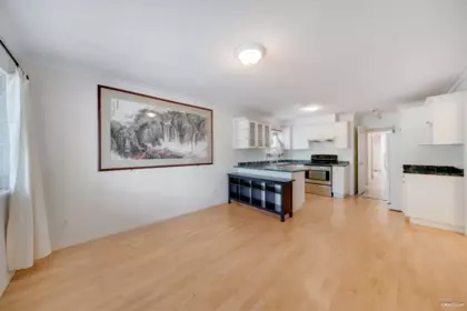 Mudroom Photo of 4089 Fir Street, Burnaby, BC