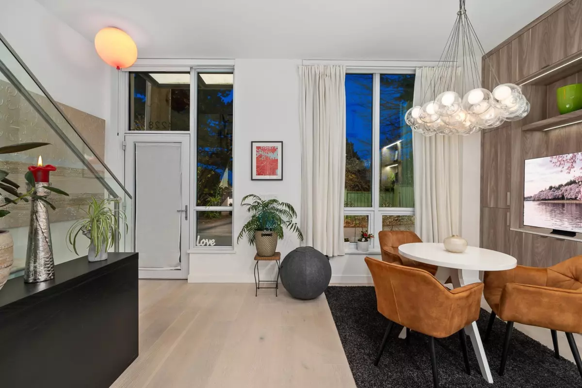 Dining Area Photo of 4228 Cambie Street, Vancouver, BC