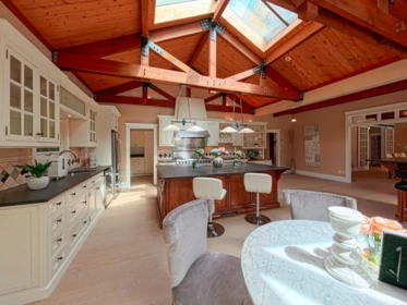 Kitchen Photo of 366 Keith Road, West Vancouver, BC