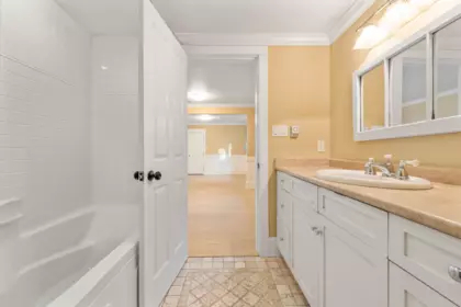 Mudroom Photo of 366 Keith Road, West Vancouver, BC