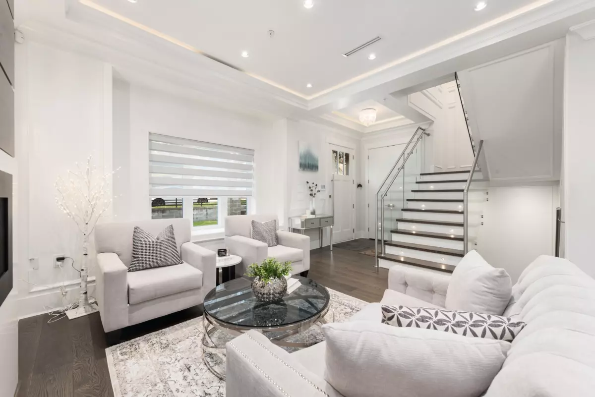 Family Room Photo of 104 E 62 Avenue, Vancouver, BC