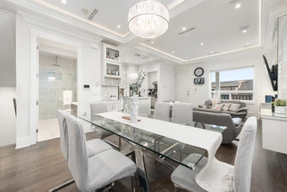 Kitchen Island Photo of 104 E 62 Avenue, Vancouver, BC