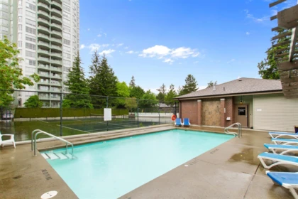 Guest Bathroom Photo of 107 14877 100 Avenue, Surrey, BC