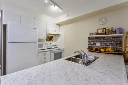 Kitchen Island Photo of 107 14877 100 Avenue, Surrey, BC