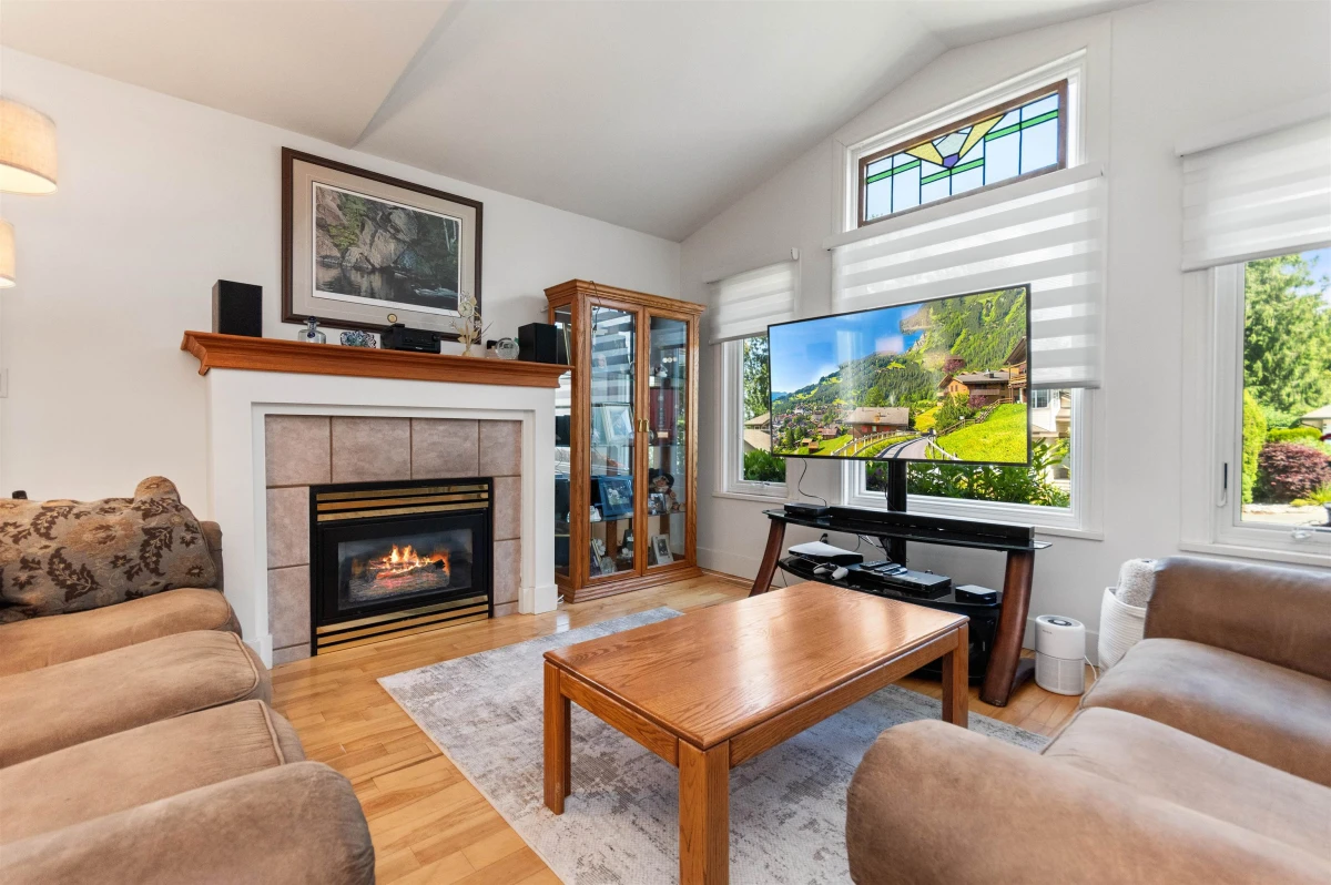 Dining Area Photo of 35194 Christina Place, Abbotsford, BC