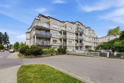 Laundry Room Photo of 105 14355 103 Avenue, Surrey, BC