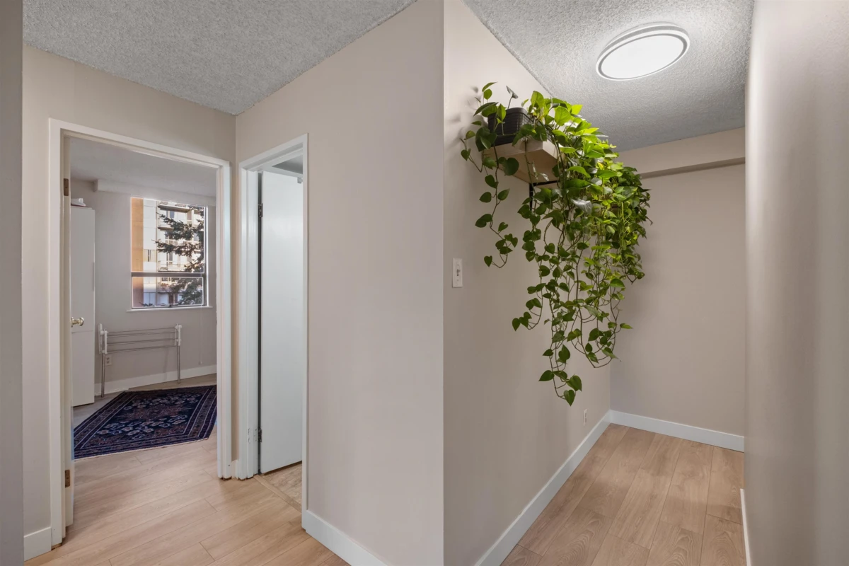 Family Room Photo of 1205 2012 Fullerton Avenue, North Vancouver, BC