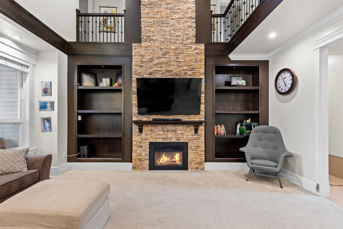 Living Room Photo of 12431 58a Avenue, Surrey, BC