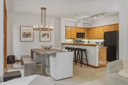Kitchen Island Photo of 1 4668 Blackcomb Way, Whistler, BC