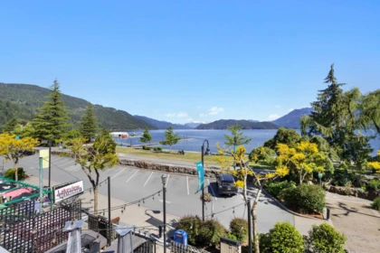212C 160 Esplanade Avenue, Harrison Hot Springs, BC, Harrison Hot Springs — Apartment/Condo for sale